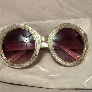 Women’s sunglasses